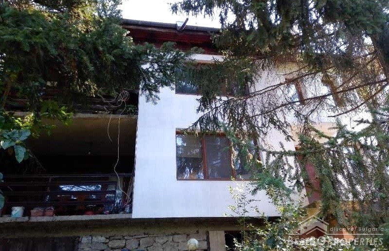 Меблированный отремонтированный дом на продажу недалеко от Софии
