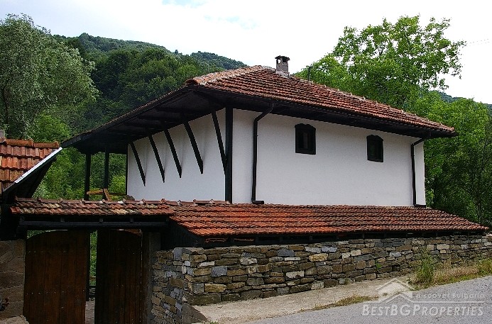 Дом для гостей на продажу в горах