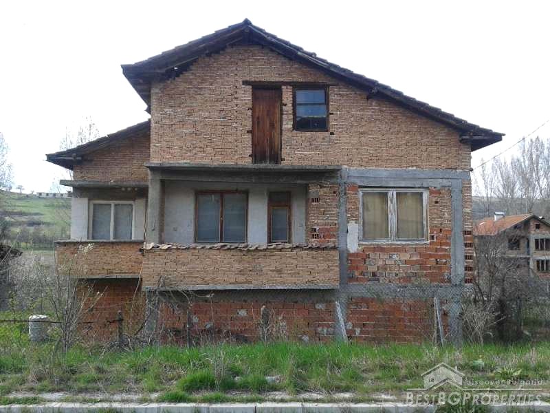 Дом для продажи недалеко от Благоевграда