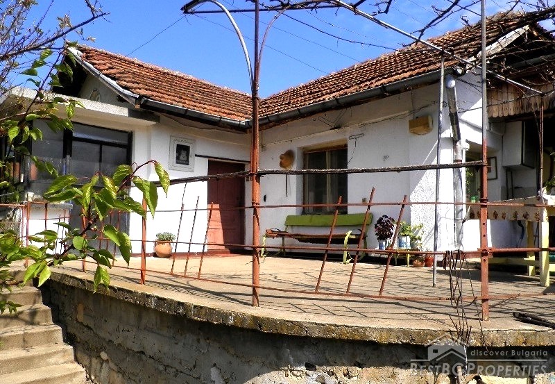 Продается дом недалеко от города Ловеч