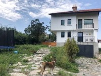 Продается большой дом у подножия горы Витоша