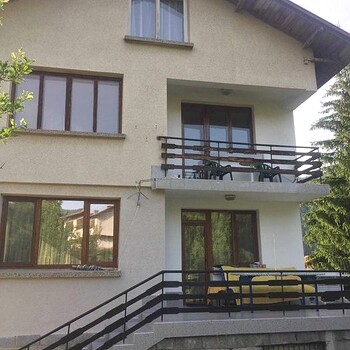 Дома в Боровец