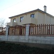 НЕДАВНО ПОСТРОЕННЫЙ ОЧАРОВАТЕЛЬНЫЙ ДОМ ОКОЛО ВАРНЫ