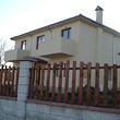 НЕДАВНО ПОСТРОЕННЫЙ ОЧАРОВАТЕЛЬНЫЙ ДОМ ОКОЛО ВАРНЫ
