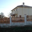 НЕДАВНО ПОСТРОЕННЫЙ ОЧАРОВАТЕЛЬНЫЙ ДОМ ОКОЛО ВАРНЫ