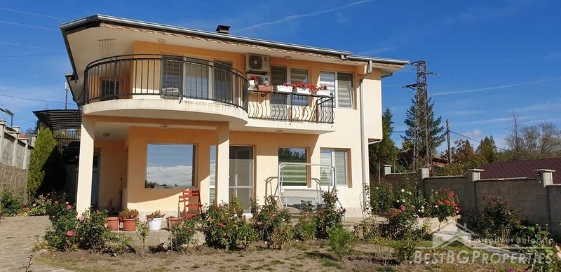 Продается новый дом недалеко от города Варна