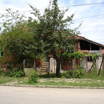 Хороший Дом Около Реки Дуная