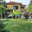 Продается отремонтированный дом с красивым двором в Кырджали
