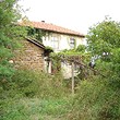 Сельские дома в хорошем состоянии, расположенных рядом с городом Dryanovo