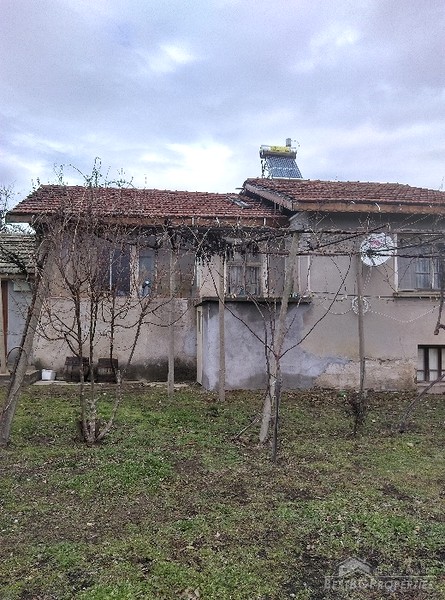 Сельский дом для продажи недалеко от Казанлыка
