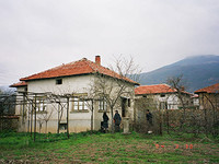 Двe смежные участка с домами на продажу недалеко от г. Павел Баня