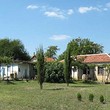 Два дома для продажи на общем земельном участке недалеко от г. Стара Загора
