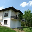 Два дома для продажи на общем земельном участке возле Велико Тырново