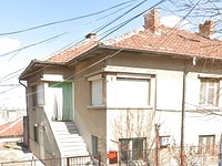 Продается двухэтажный дом в городе Хасково