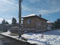 Двухэтажный дом в хорошем состоянии на продажу недалеко от Асеновграда