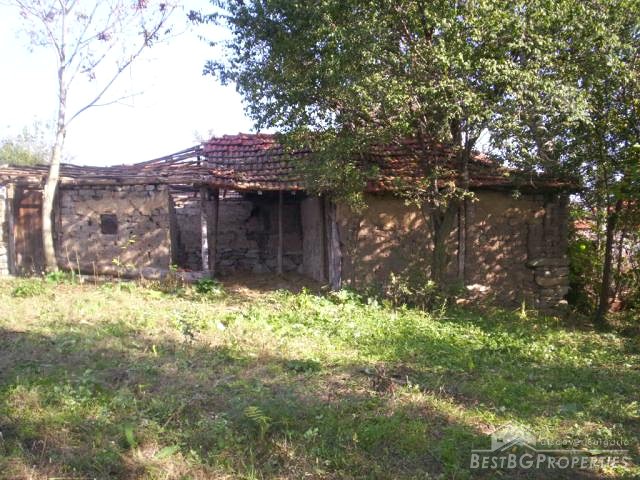 Старый дом в сельской местности недалеко Ямбол