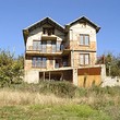 Большой недостроенный дом недалеко от Софии
