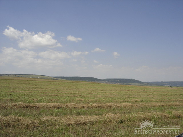 Сельскохозяйственные земли для продажи недалеко от Русе