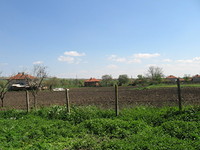 Строительный участок в конце небольшой деревни
