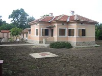 Обновленный дом для продажи возле Добрич