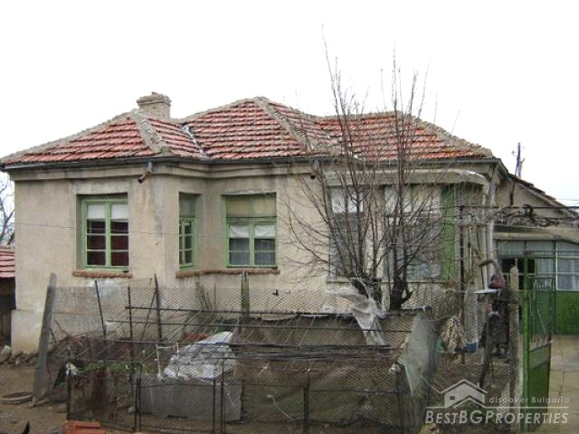 Дом в конце села A