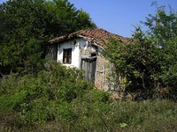 Разрушенный дом для продажи возле Ямбол