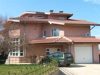 Трехэтажный дом для продажи недалеко от Варны