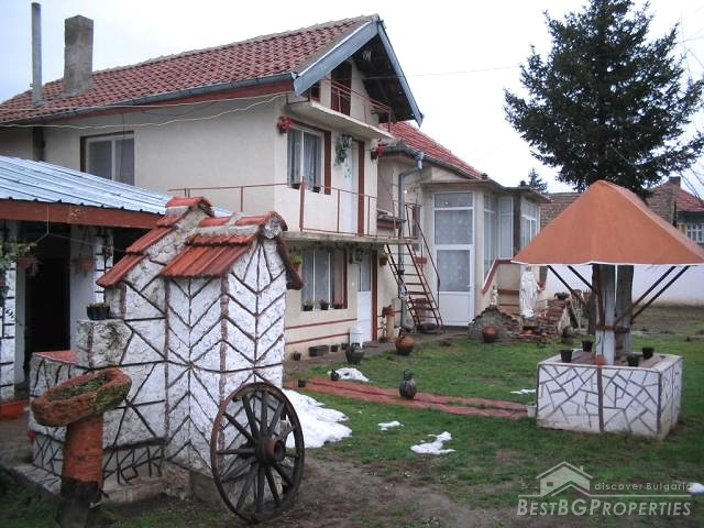 Два дома и виллы А возле реки Дунай