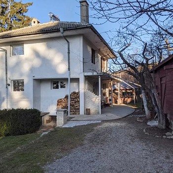 Дома в София