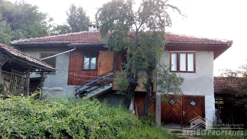 Красивый дом на продажу в горах недалеко от Севлиево