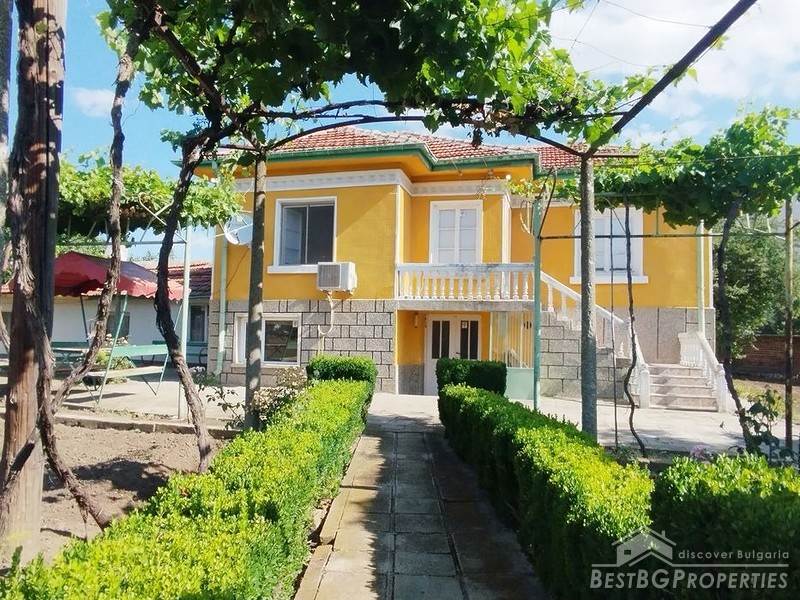 Продается чудесный дом в городе Стралджа