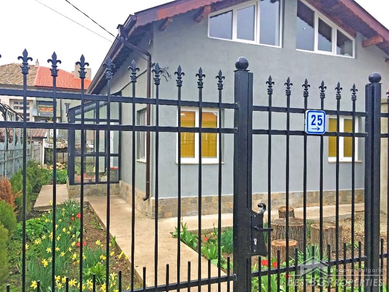 Прекрасный отремонтированный дом на продажу в Добриче
