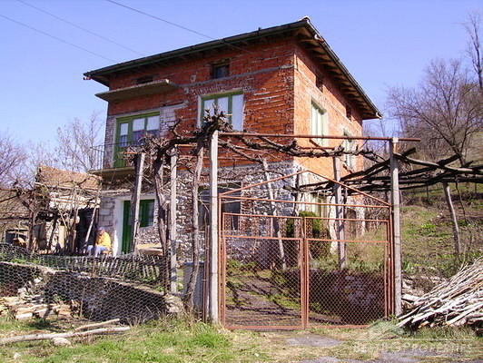 Дом у реки недалеко от Сандански