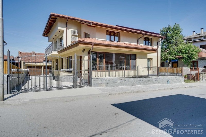 Совершенно новый дом на продажу в Трявне