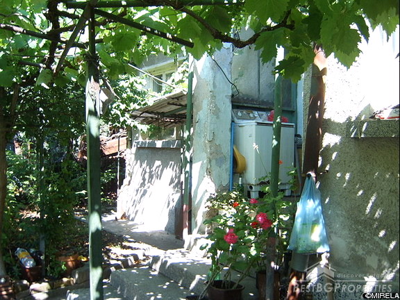 Дешевый деревенский дом в Софии 