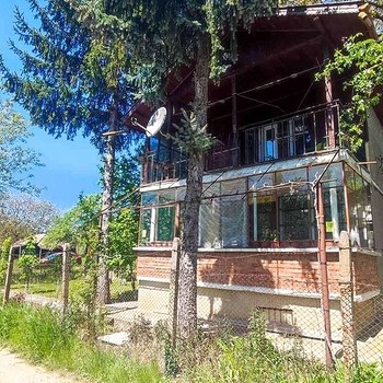 Уютный дом на продажу рядом с Тырговиште