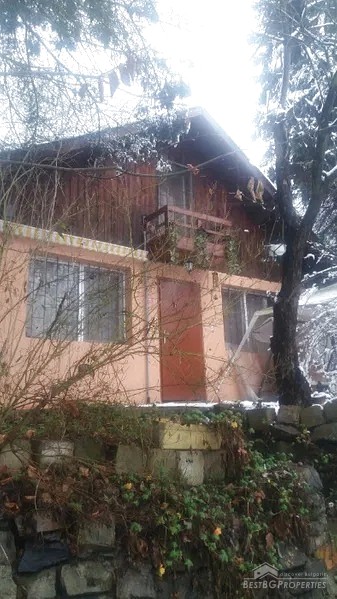 Продается меблированный дом в горах недалеко от Своге