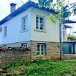Меблированный дом с видом на горы на продажу недалеко от Велико Тырново