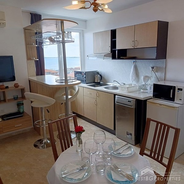 Продается меблированная двухкомнатная квартира в Святом Власе