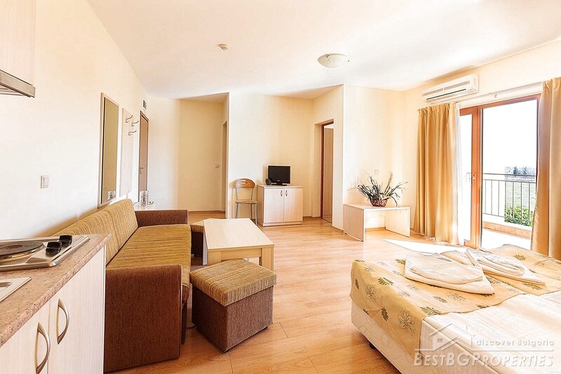 Продается меблированная двухкомнатная квартира в Созополе