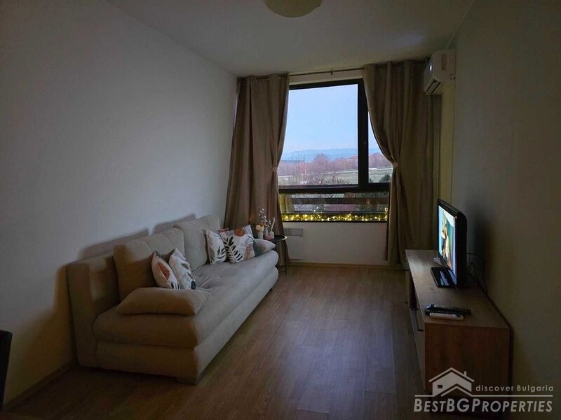 Продается меблированная двухкомнатная квартира недалеко от Банско