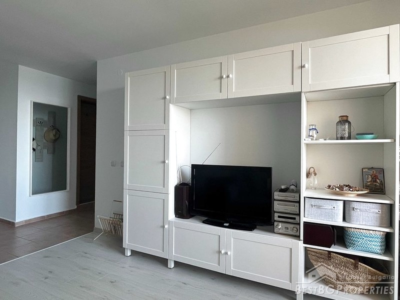 Меблированная студия с потрясающим видом на продажу в Святом Власе