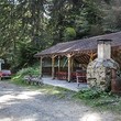 Продается дом среди красивой природы в горах