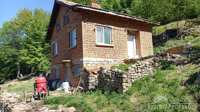 Продается дом недалеко от города Своге