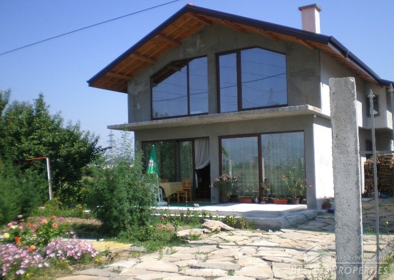 Дом на продажу в Пловдиве
