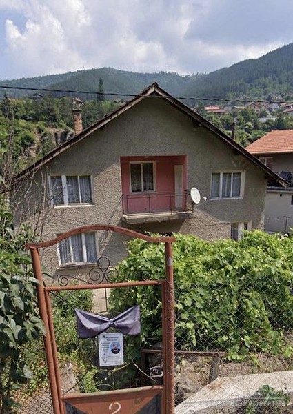Продается дом в красивом горном городке Своге