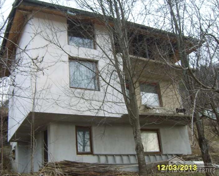 Продается дом в горах недалеко от города Смолян
