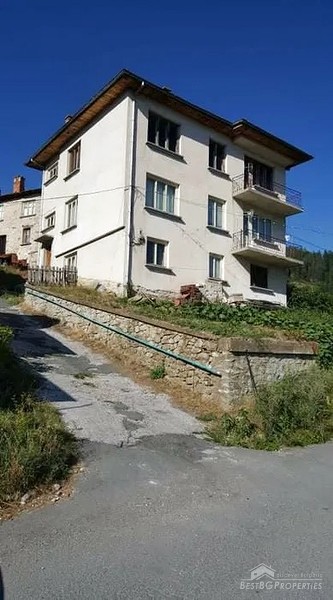 Продажа дома в горах недалеко от горнолыжного курорта Пампорово