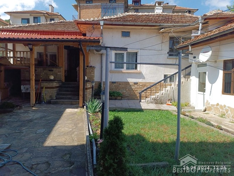 Продается дом в городе Котел