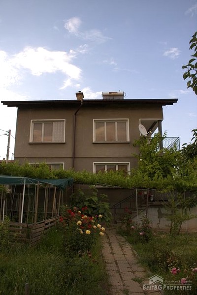 Продажа дома в городе Нови Искыр